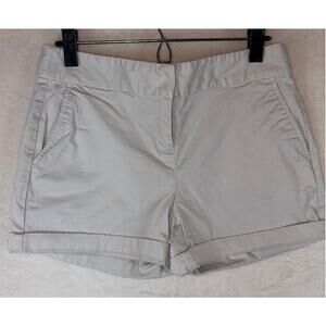 Vineyard vines khaki Chino shorts women’s size 4